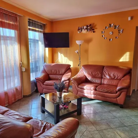 펜션 Balaton-parti Kertes Nyaralo *