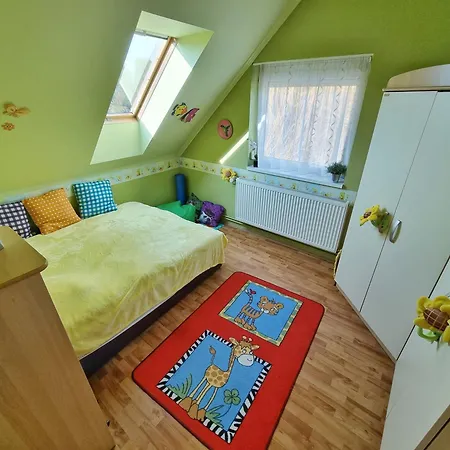 Balaton-parti Kertes Nyaralo 펜션