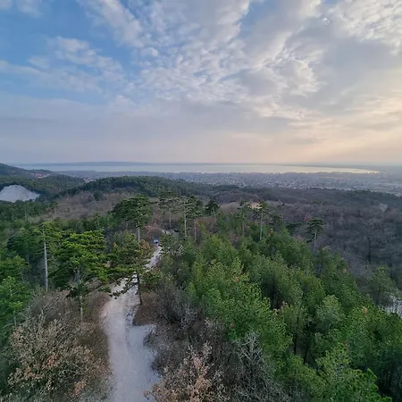 Balaton-parti Kertes Nyaralo * Кестхей