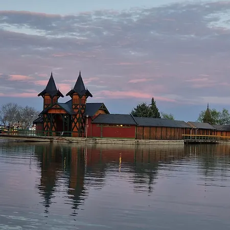 Balaton-parti Kertes Nyaralo Дом отдыха Кестхей