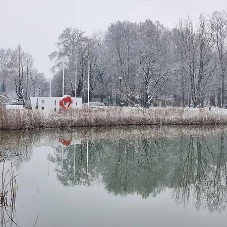 Balaton-parti Kertes Nyaralo *