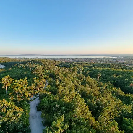 Balaton-parti Kertes Nyaralo