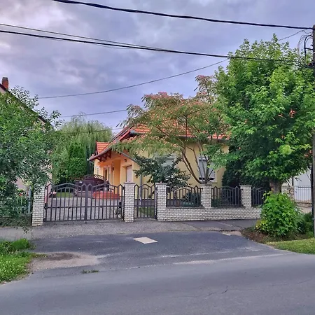 펜션 Balaton-parti Kertes Nyaralo