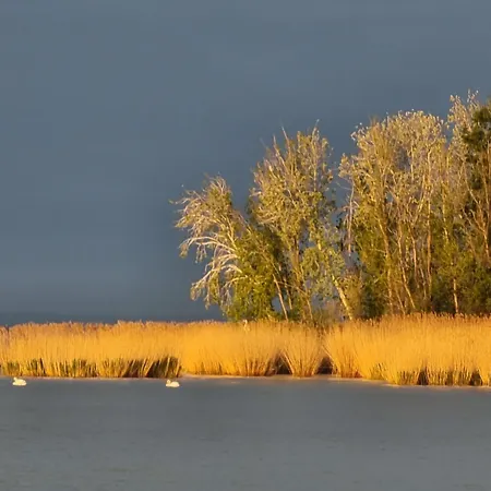 Balaton-parti Kertes Nyaralo *