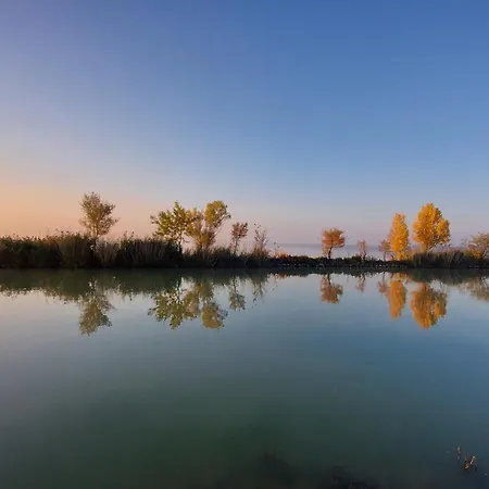 Balaton-parti Kertes Nyaralo Дом отдыха Кестхей