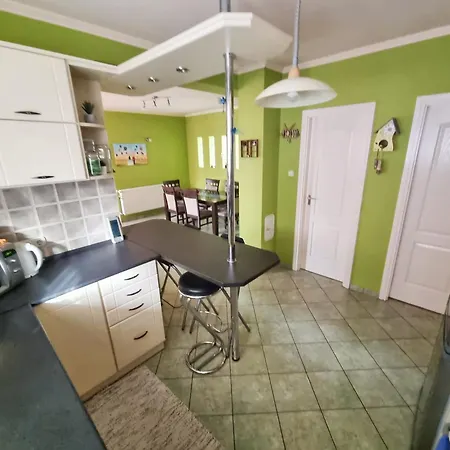 Balaton-parti Kertes *