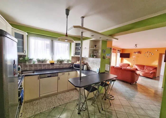 Balaton-parti Kertes Nyaralo