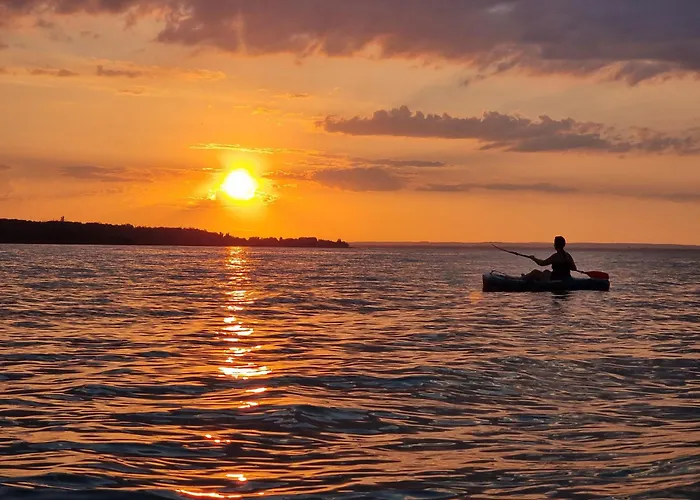 Balaton-parti Kertes Nyaralo ケストヘイ