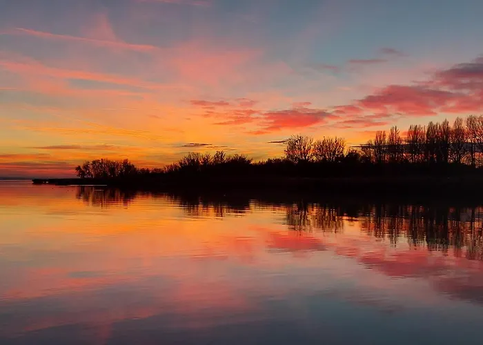 Balaton-parti Kertes Nyaralo 펜션 케츨리