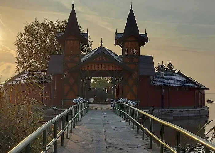 Balaton-parti Kertes Nyaralo *