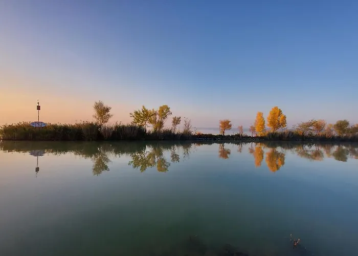 Balaton-parti Kertes Nyaralo 펜션 케츨리