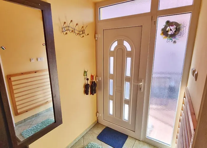 Balaton-parti Kertes Nyaralo