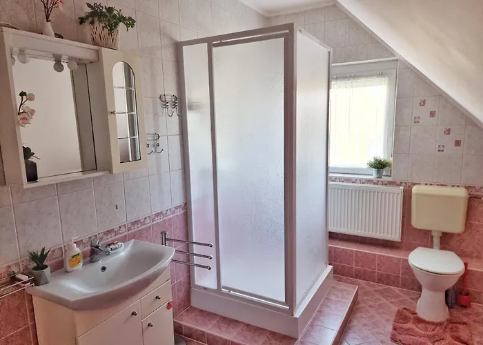 Balaton-parti Kertes Nyaralo *