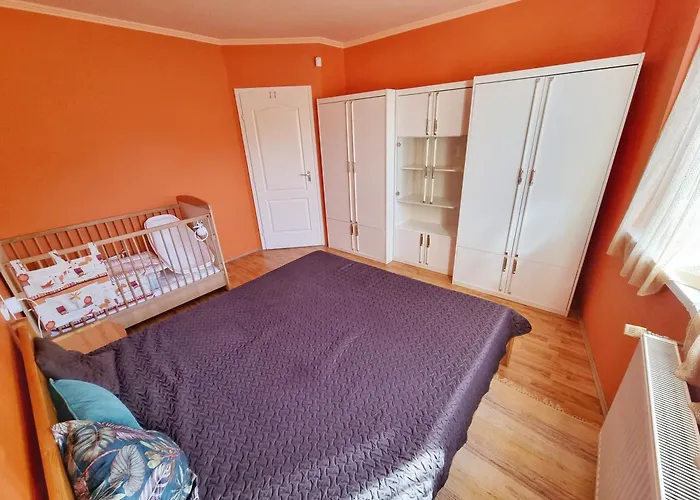 Balaton-parti Kertes Nyaralo 펜션 케츨리