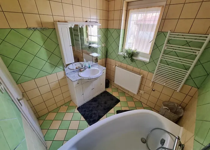 Balaton-parti Kertes Nyaralo * 케츨리